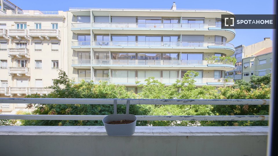 Double room Lisbon, 9 beds — photo 9