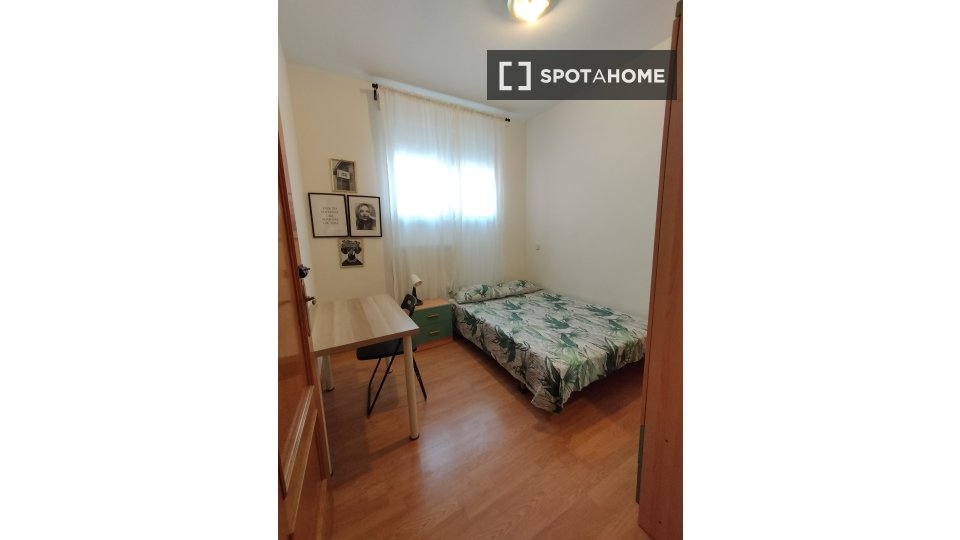 Double room Madrid, 7 beds, 90m² — photo 9