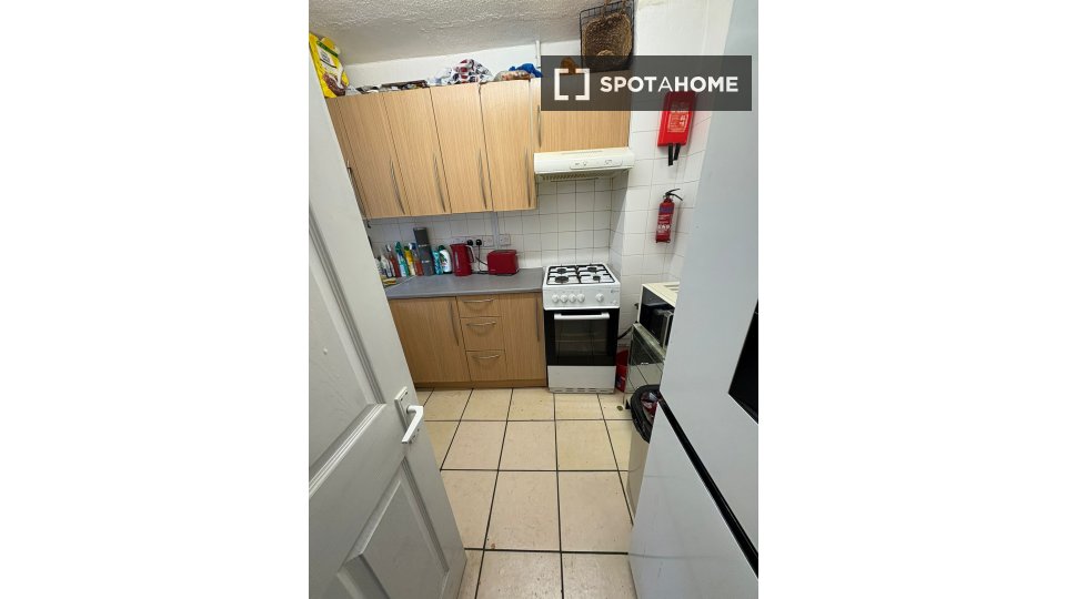 Double room London, 4 beds — photo 10