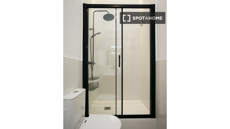 Double room Barcelona, 10 beds, 210m² — photo 1
