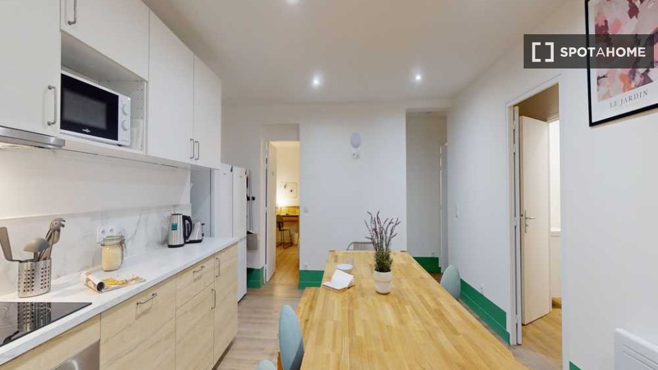 Double room Paris, 11 beds, 140m² — photo 3