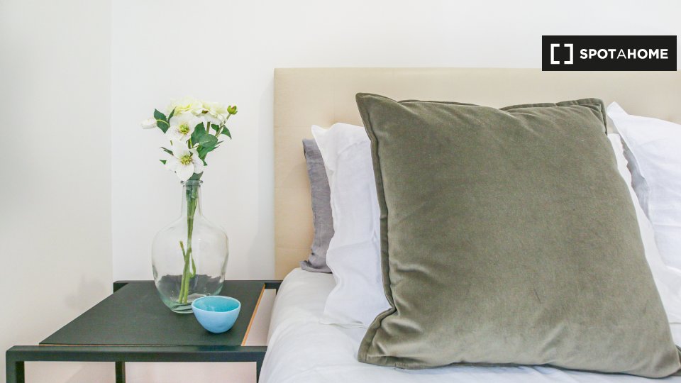 Apartment Lisbon, 2 beds, 80m² — photo 1