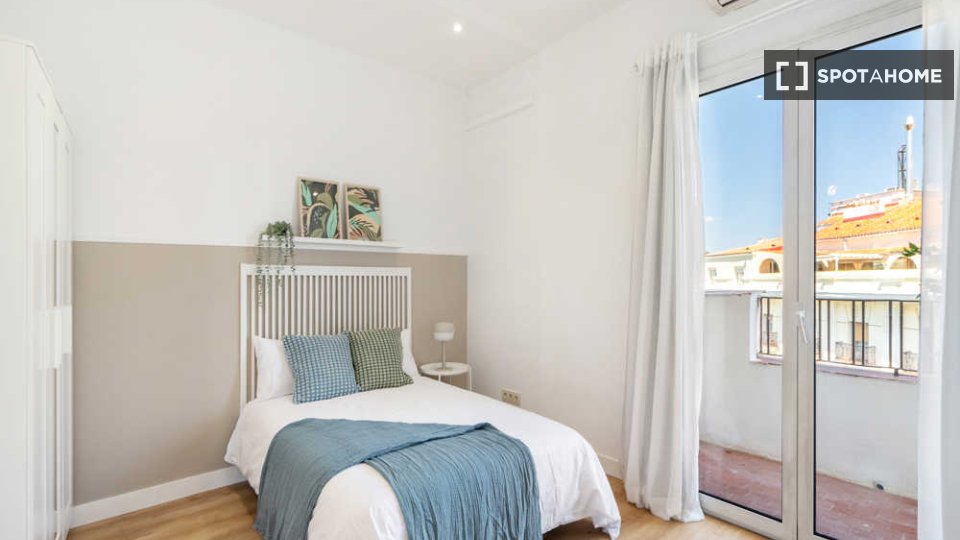 Double room Madrid, 8 beds — photo 40