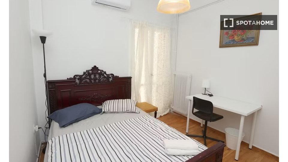 Double room Athens, 3 beds — photo 12