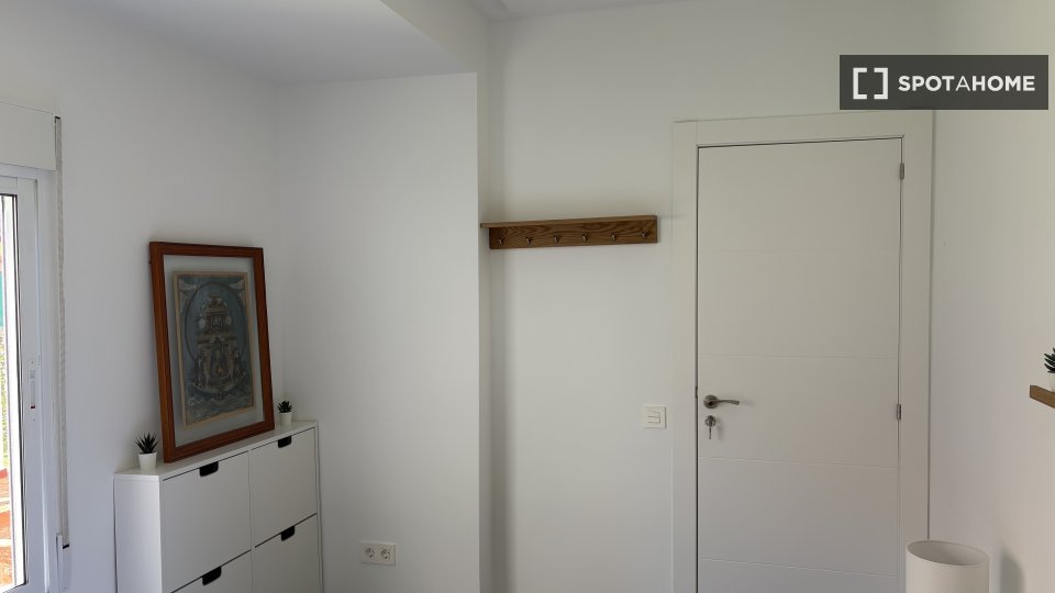 Double room Valencia, 1 bed, 190m² — photo 5