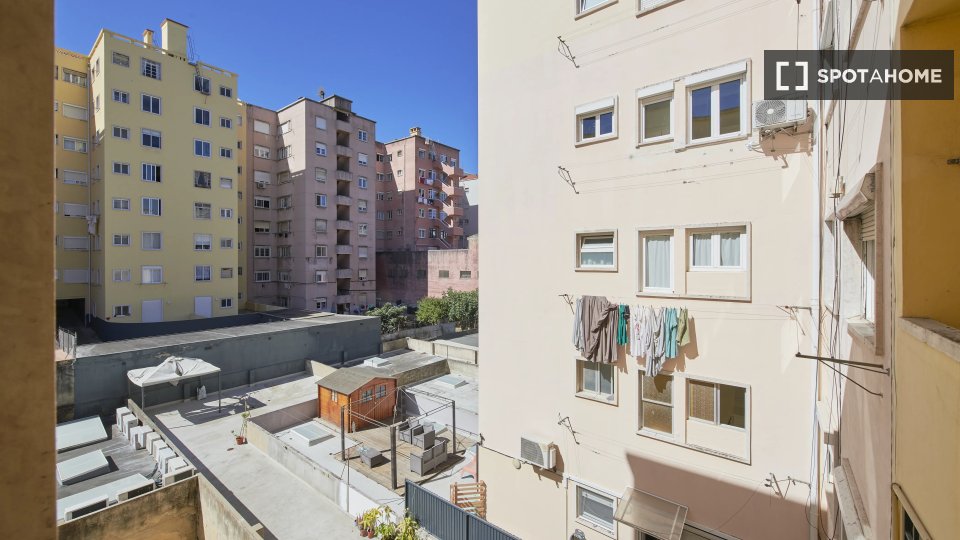 Double room Lisbon, 6 beds — photo 14
