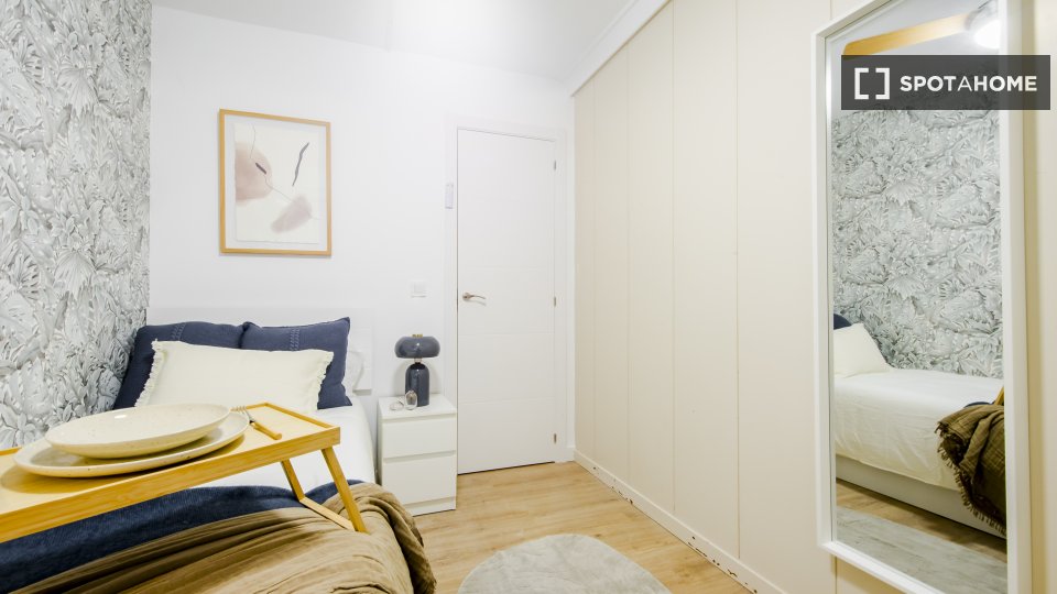 Habitación doble Madrid, 8 habitaciones — foto 11