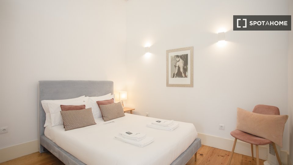 Apartment Porto, 1 bed, 42m² — photo 1