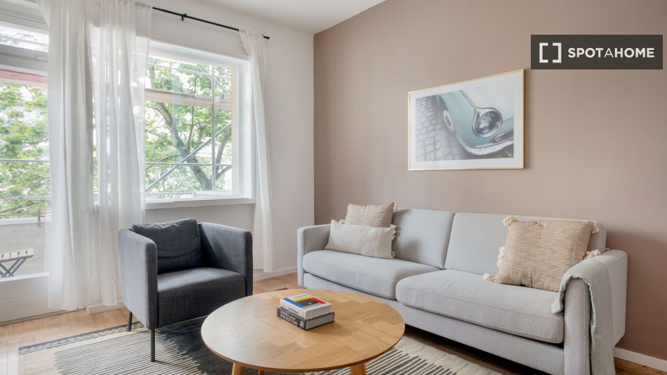 Apartment Berlin, 2 beds, 63m² — photo 2