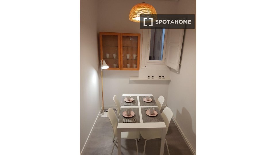 Double room Madrid, 3 beds — photo 5