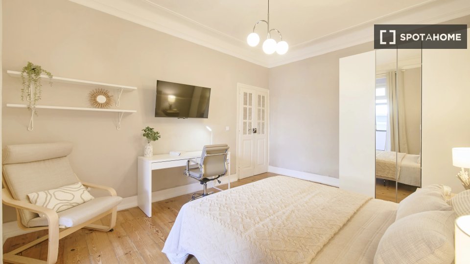 Double room Lisbon, 5 beds — photo 4