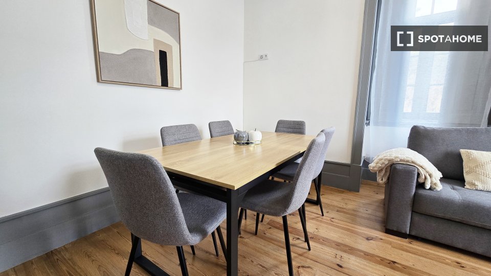 Apartment Coimbra, 4 beds, 160m² — photo 13