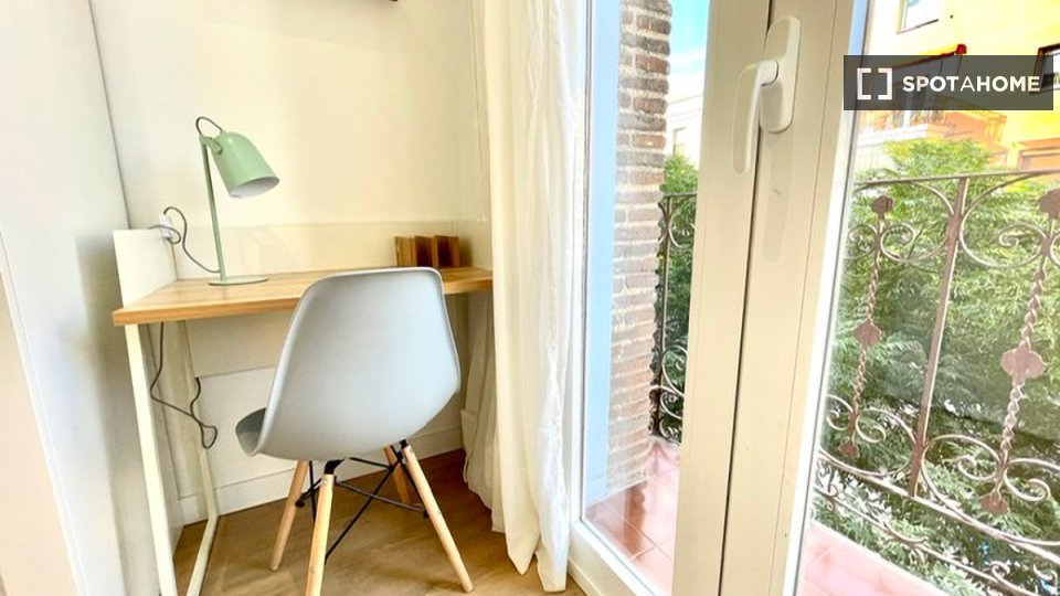 Double room Madrid, 12 beds — photo 5