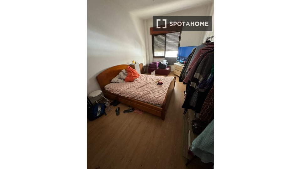 Double room Lisbon, 3 beds, 70m² — photo 6