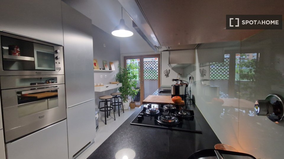 Apartment Lisbon, 1 bed, 75m² — photo 2