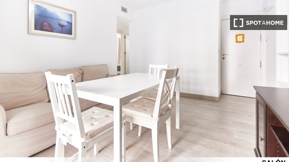 Double room Seville, 3 beds — photo 46