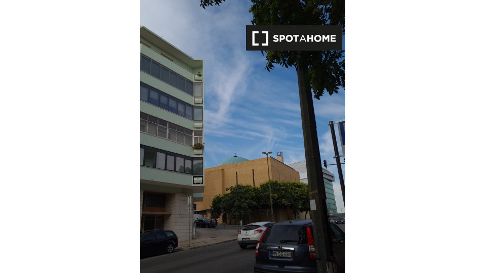 Apartment Lisbon, 2 beds, 80m² — photo 11