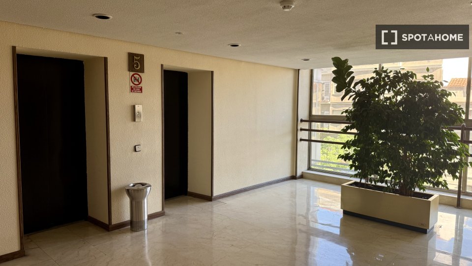 Double room Madrid, 4 beds, 140m² — photo 15