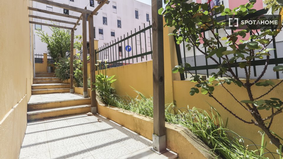 Double room Lisbon, 4 beds, 150m² — photo 3