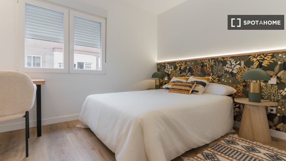 Double room Madrid, 6 beds, 120m² — photo 1