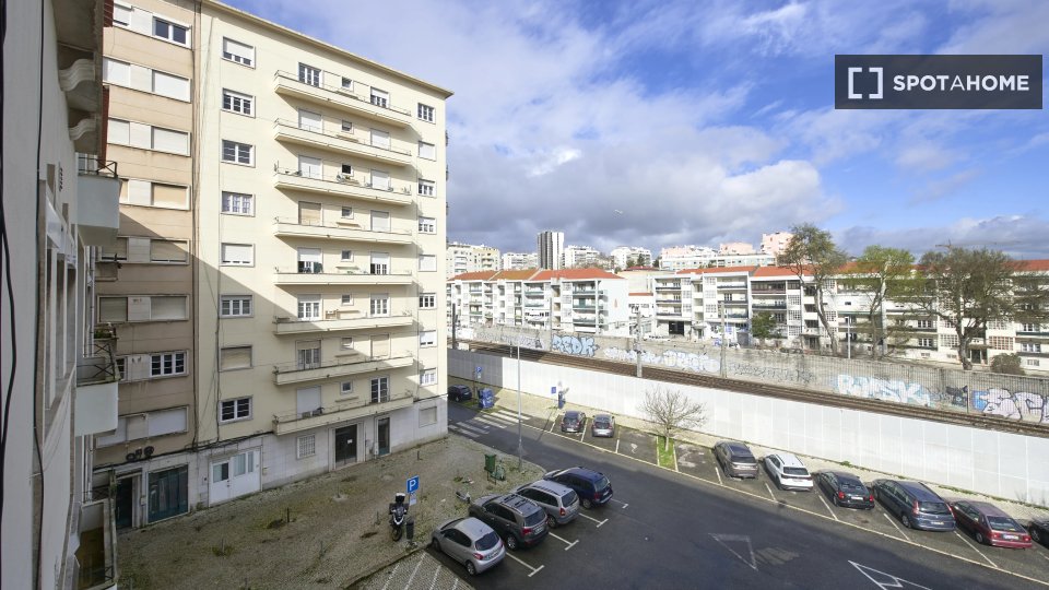 Double room Lisbon, 6 beds — photo 14