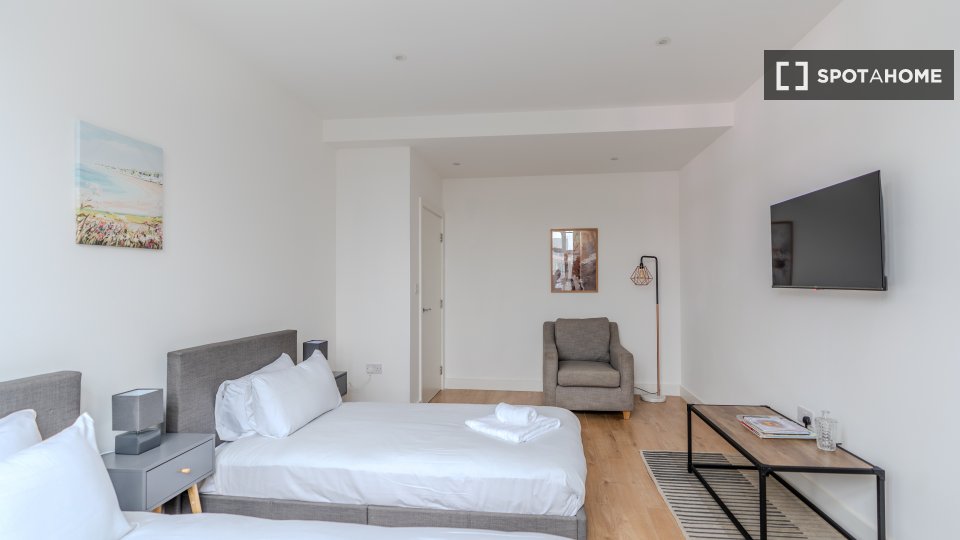 Apartment London, 2 beds — photo 3