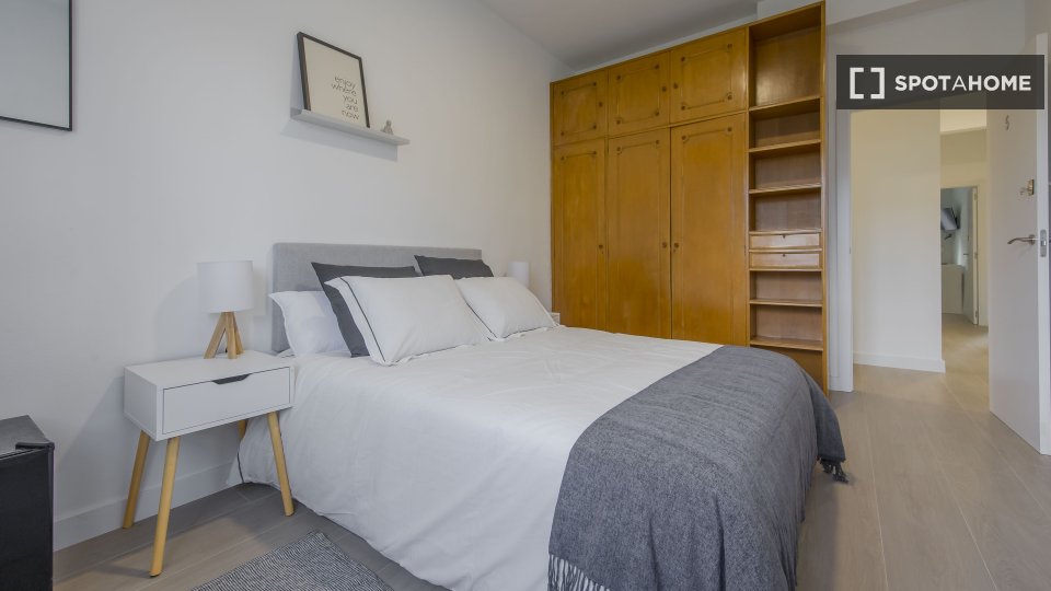 Double room Madrid, 9 beds, 200m² — photo 10