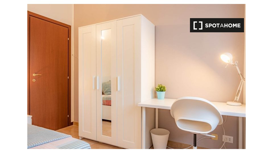 Double room Milan, 3 beds, 70m² — photo 3