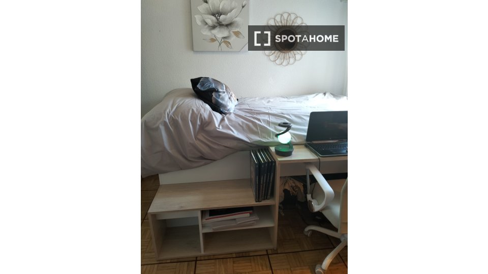 Double room Madrid, 4 beds — photo 16