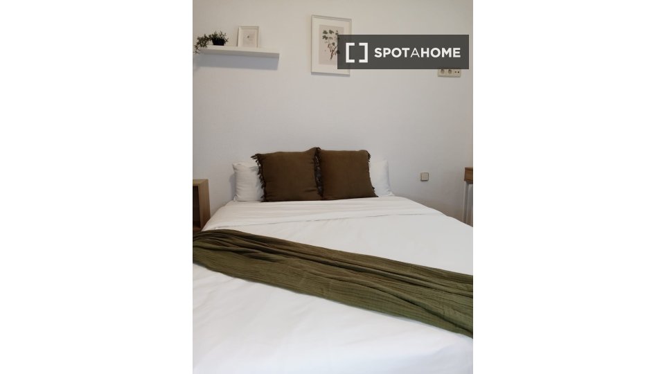 Double room Madrid, 5 beds — photo 18