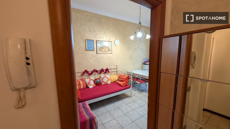 Double room Milan, 3 beds, 90m² — photo 19