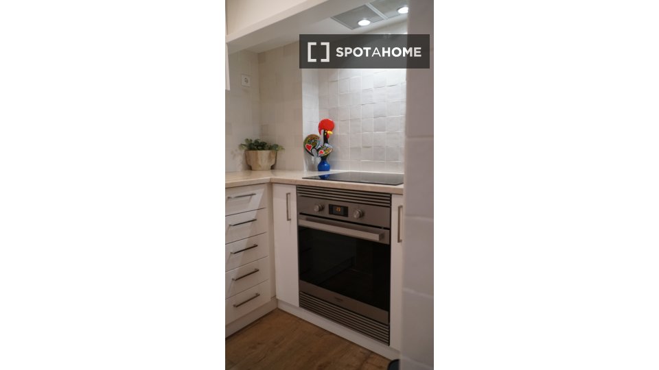 Apartment Lisbon, 3 beds, 135m² — photo 12