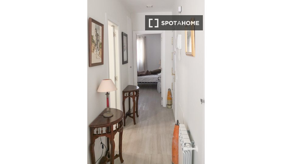Apartment Madrid, 1 bed, 50m² — photo 2