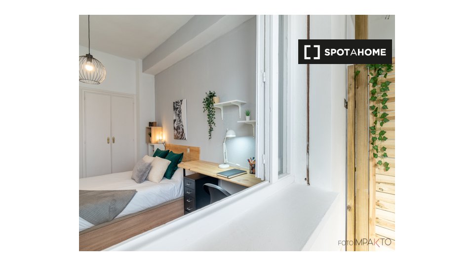 Double room Madrid, 6 beds, 207m² — photo 8