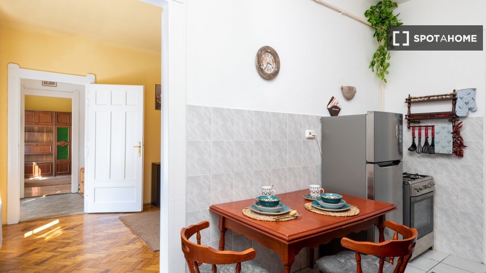 Apartment Budapest, 2 beds, 64m² — photo 3