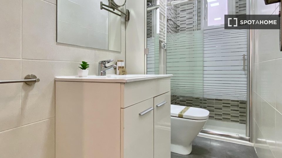 Apartment Madrid, 2 beds — photo 14
