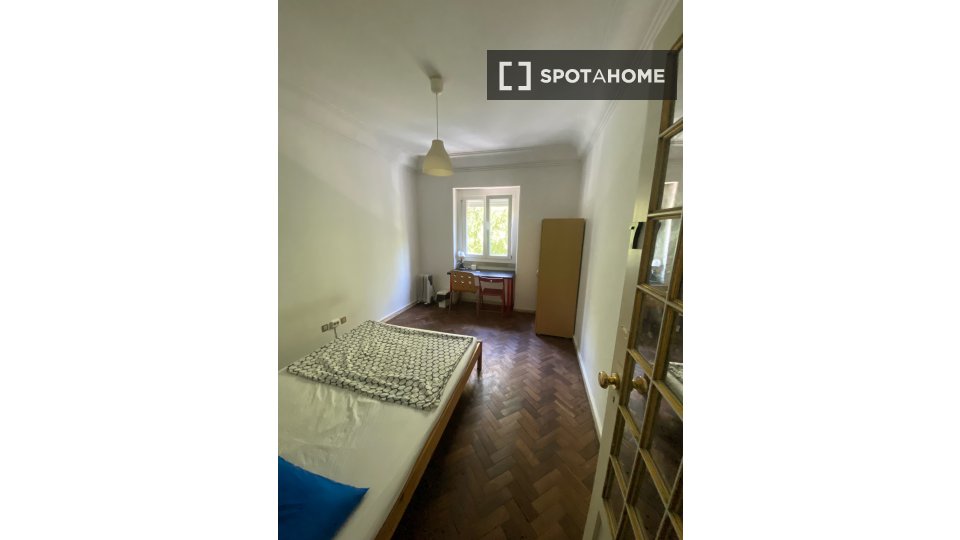 Double room Lisbon, 7 beds — photo 24