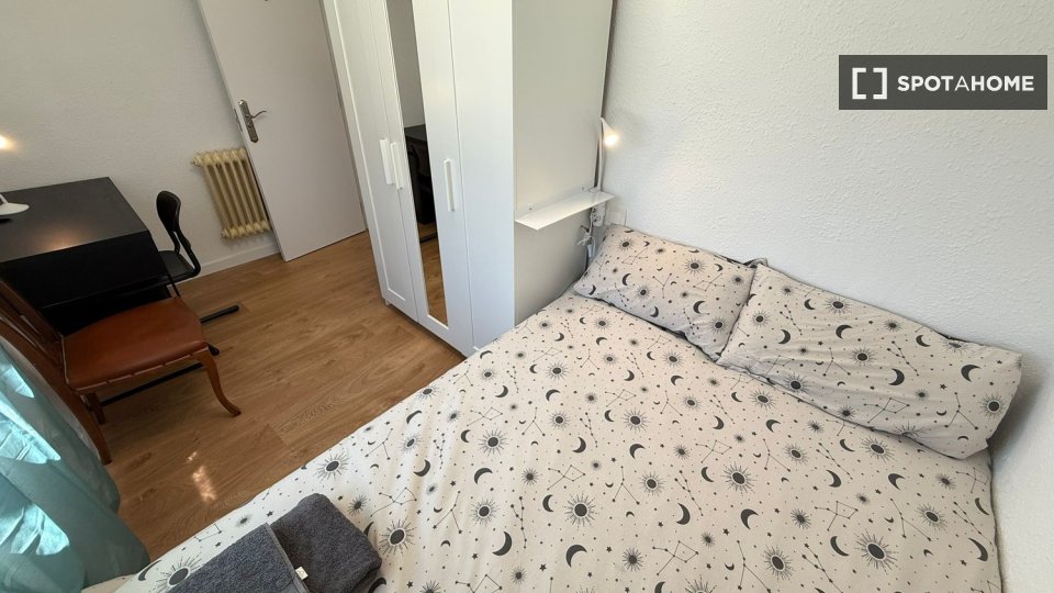 Double room Madrid, 4 beds — photo 19