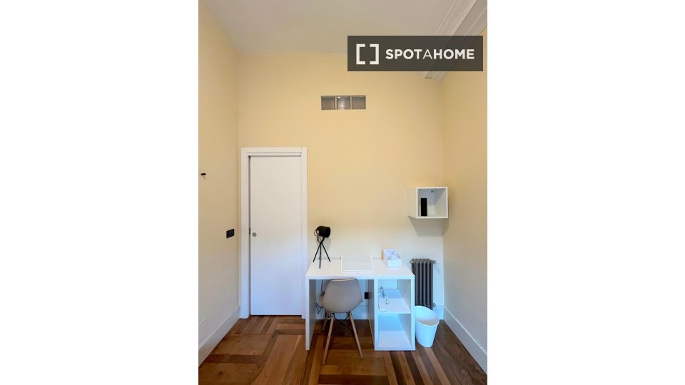 Double room Turin, 3 beds, 70m² — photo 14