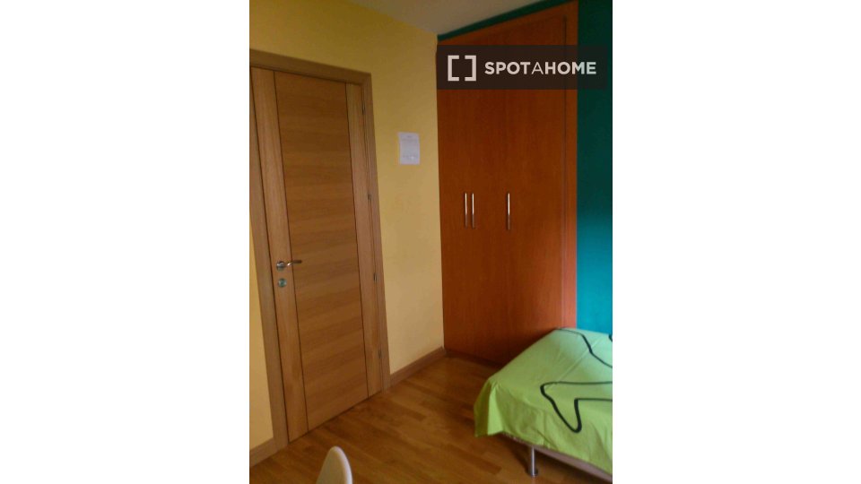 Double room Madrid, 6 beds, 150m² — photo 13