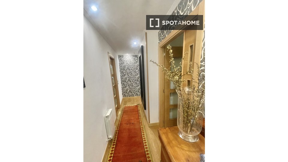Se alquila habitación en piso compartido en Lutxana-Enekuri, Bilbao