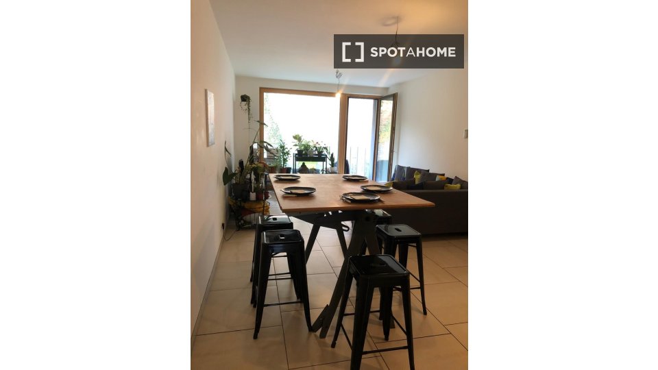 Double room Brussels, 1 bed, 98m² — photo 9