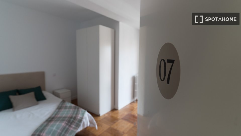 Double room Madrid, 10 beds, 380m² — photo 2