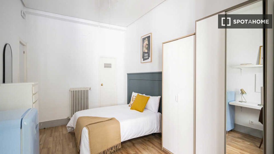 Double room Madrid, 67 beds — photo 54