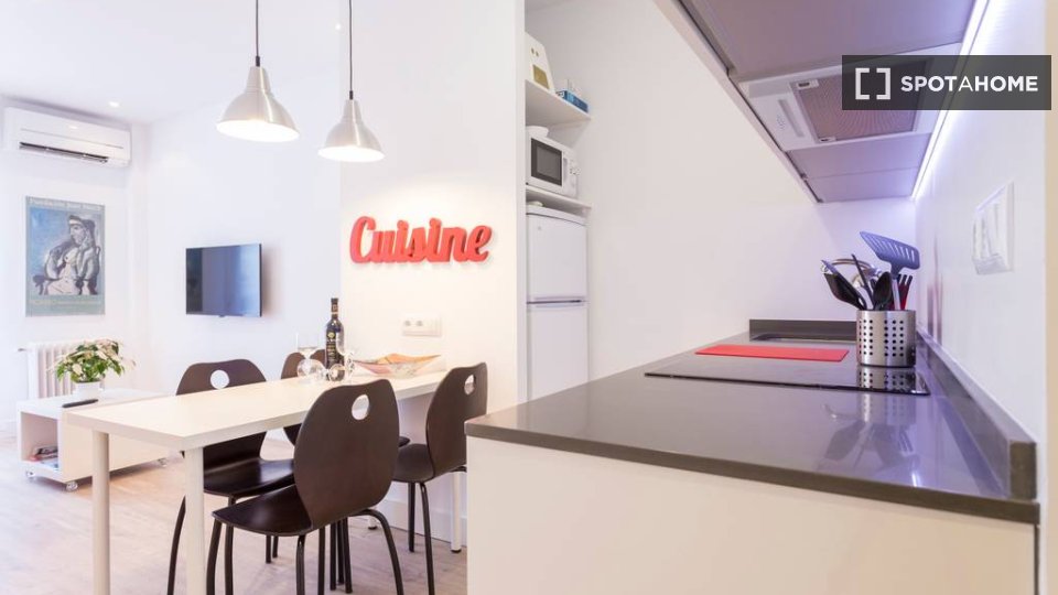 Apartment Madrid, 2 beds — photo 2