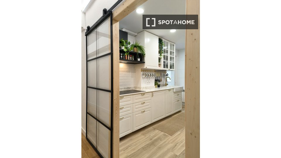 Apartment Pamplona, 5 beds, 124m² — photo 12