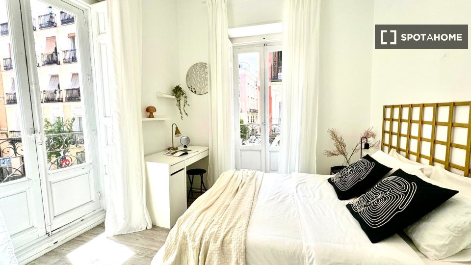 Double room Madrid, 6 beds — photo 44