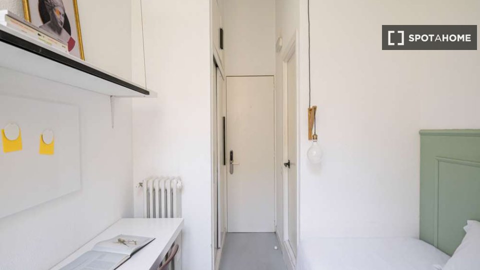 Double room Madrid, 68 beds, 2620m² — photo 4