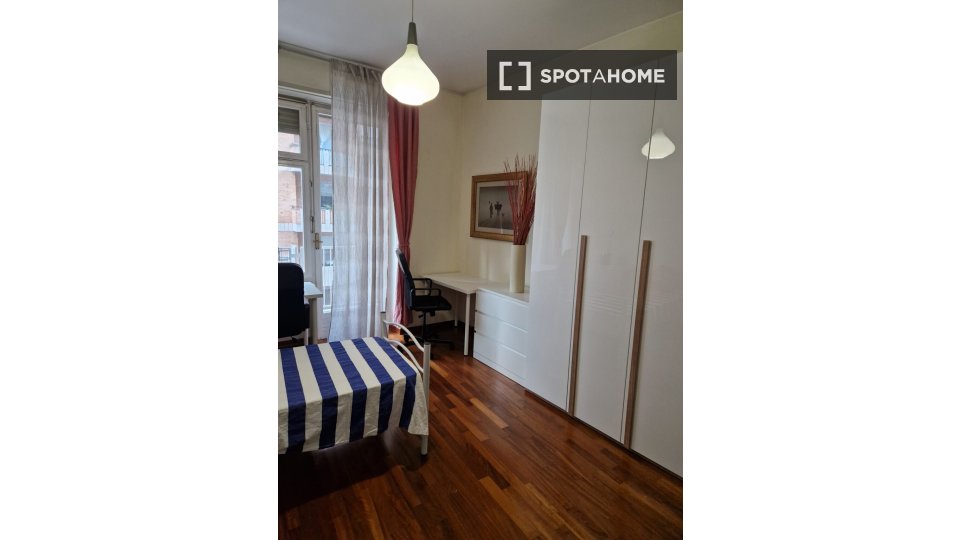 Double room Turin, 2 beds — photo 8