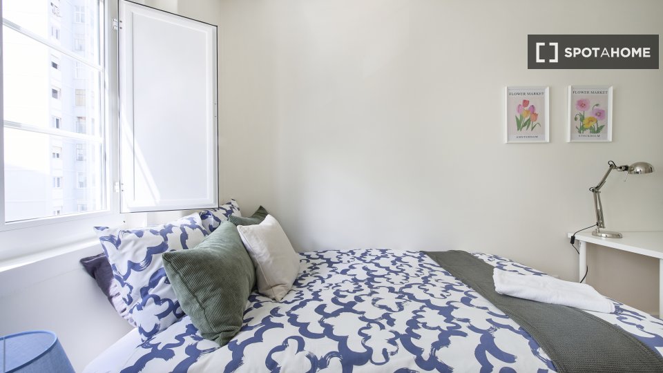Double room Lisbon, 6 beds — photo 11